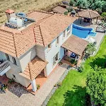Nikos Villa *